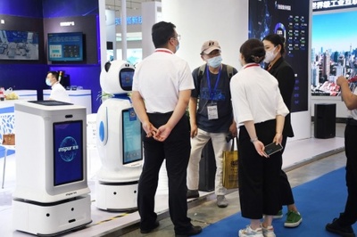 云化機器人亮相第十七屆中國國際裝備制造業博覽會，引領裝備制造邁入云端服務新時代